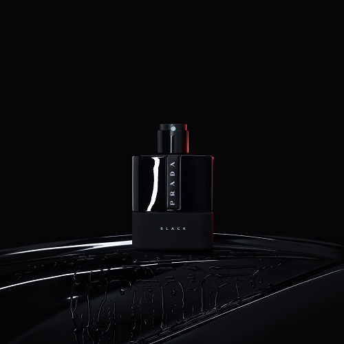 prada luna rossa black